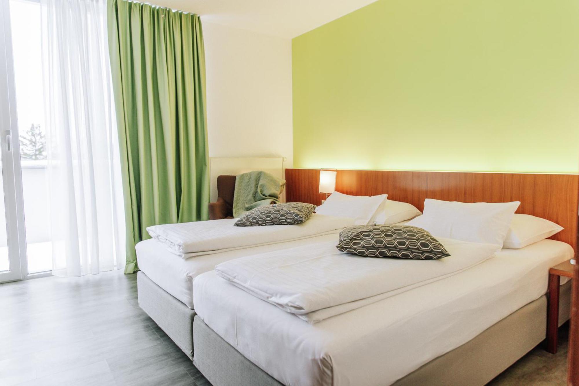 Heinhotel Vienna Airport 슈베하트 외부 사진